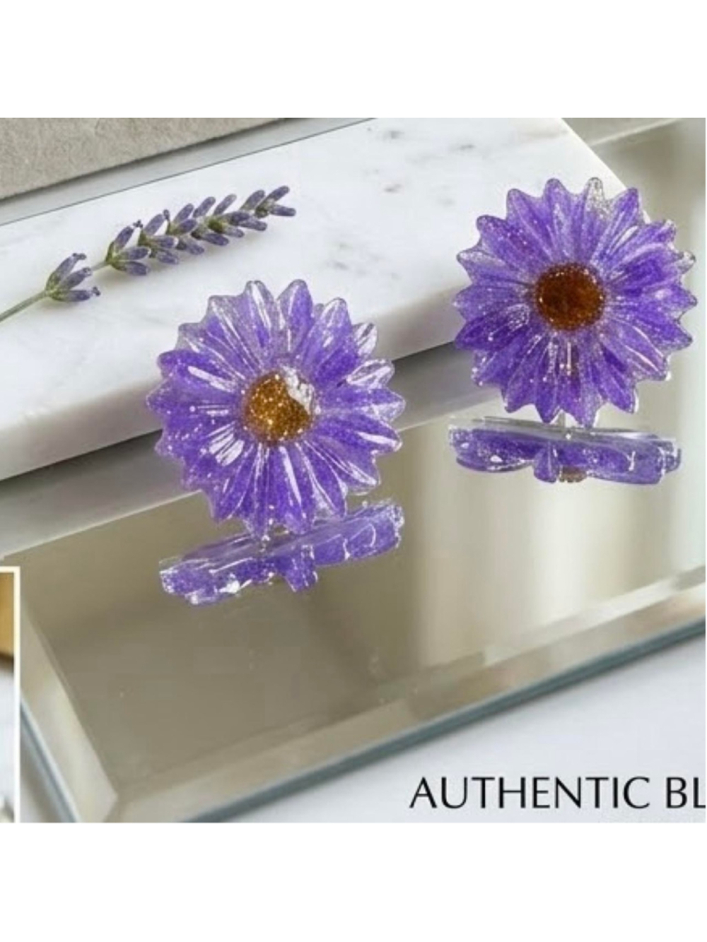 Handmade Purple Flower Resin Earrings | Y2K Cottagecore Botanical Studs
Handcra